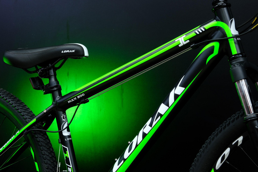 Lorak MAX 200 Матовый Чёрный/Зелёный 17р (на рост 155-173)